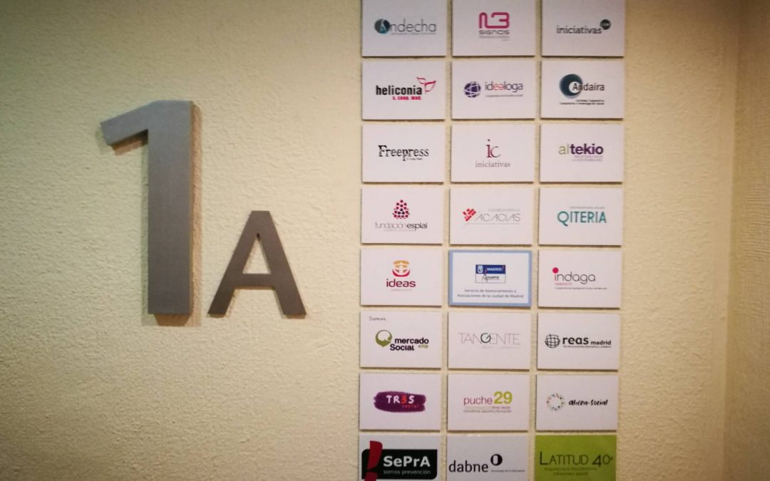 Un servicio municipal comparte sede con 22 firmas que recibieron 1,6 millones