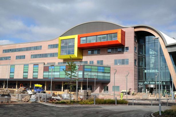 “El hospital está encubriendo algo verdaderamente grave”